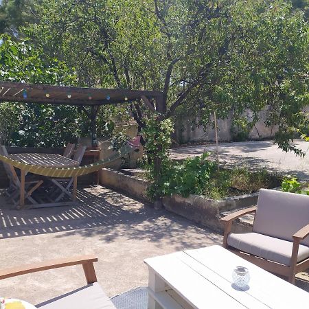 Les Mondes - Appartement Bas De Maison Ensues-la-Redonne Esterno foto
