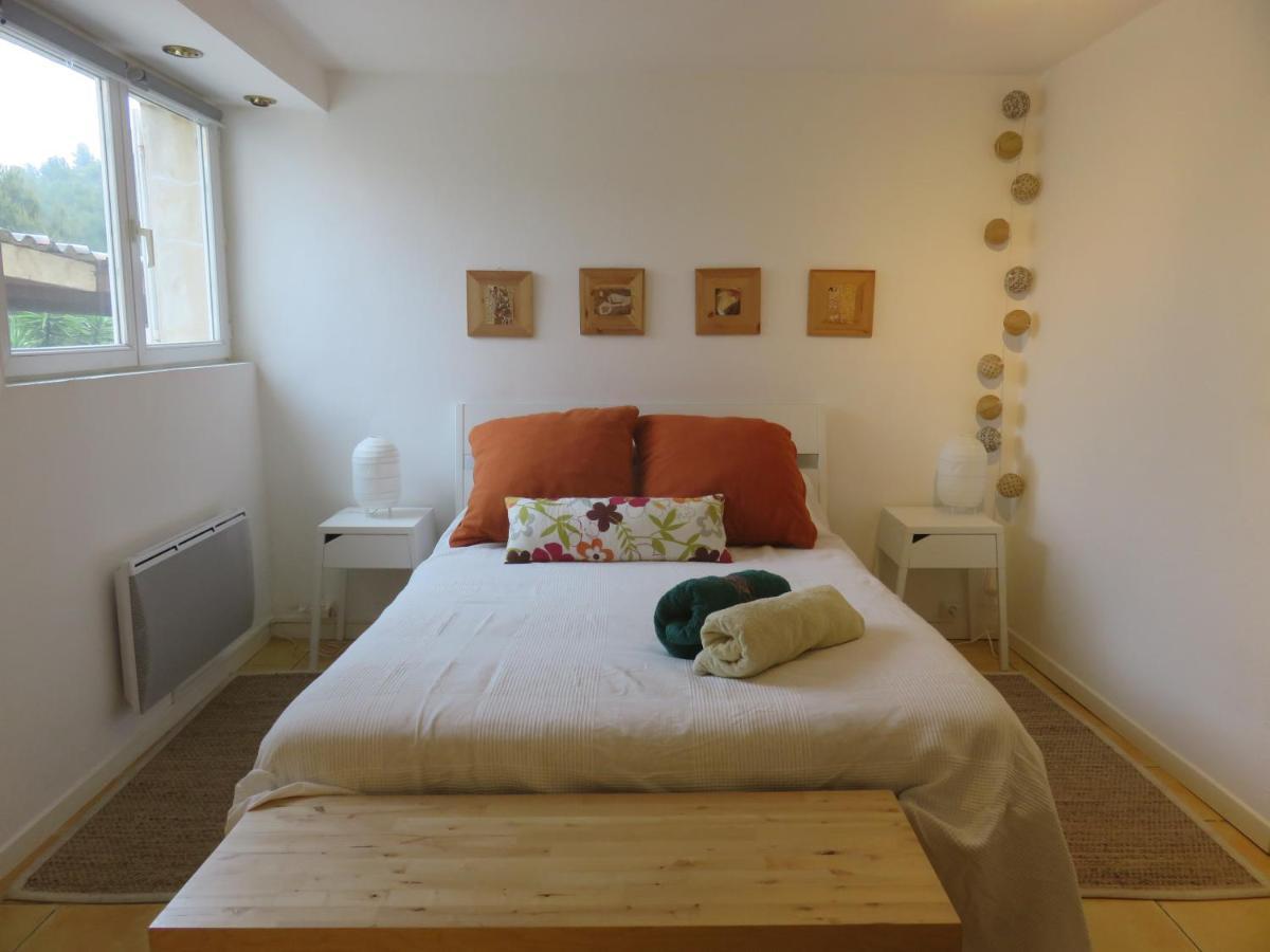 Les Mondes - Appartement Bas De Maison Ensues-la-Redonne Esterno foto