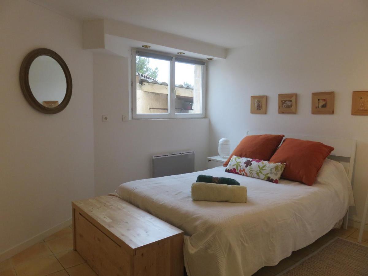 Les Mondes - Appartement Bas De Maison Ensues-la-Redonne Esterno foto