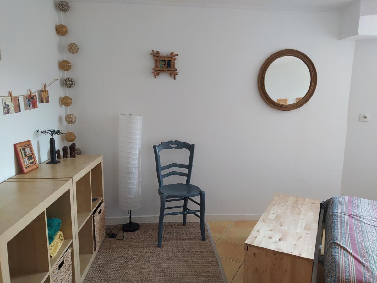 Les Mondes - Appartement Bas De Maison Ensues-la-Redonne Esterno foto